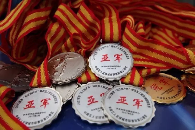切尔西训练放出恩佐视频，预计将留队至2027年